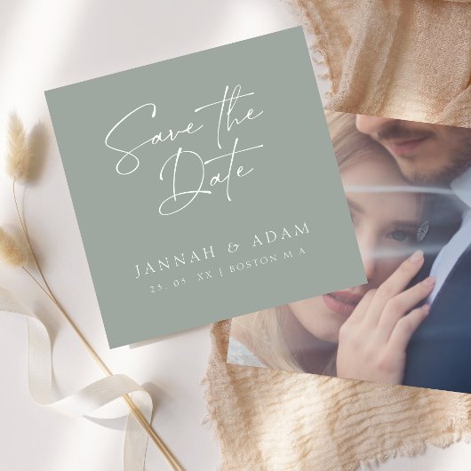 Minimale saliegroene script foto bruiloft save the date