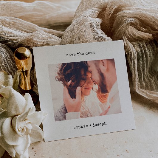 Minimale schrijfmachine | Eenvoudig fotohuwelijk Save The Date