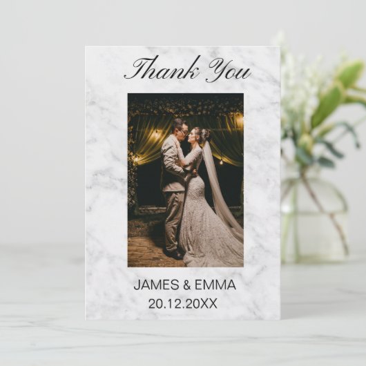 Minimale Simple White Marble trouwfoto Bedankkaart (Staand voorkant)