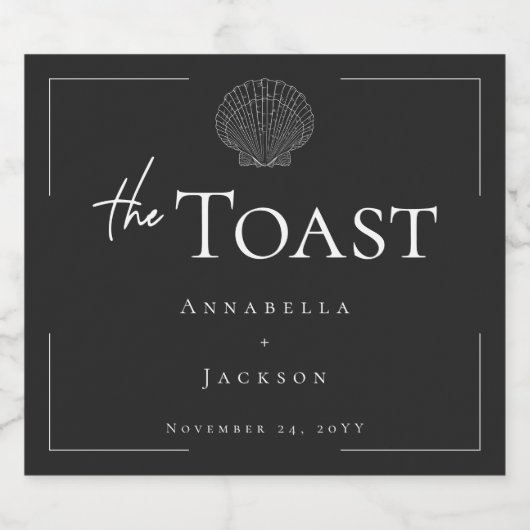Minimale Typografie Zwart & Wit Zeeschelp Trouwen Sparkling Wijnetiket (Enkel label)