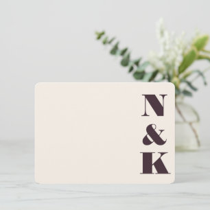 Minimale Vetgedrukte Monogram Winter Plum Huwelijk Notitiekaartje