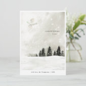 Minimale vreedzame kerstbesneeuwde pijnbomen feestdagenkaart (Staand voorkant)