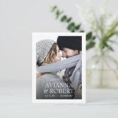 Minimale witte Typografie Foto Opslaan Datum Aankondigingskaart (Staand voorkant)