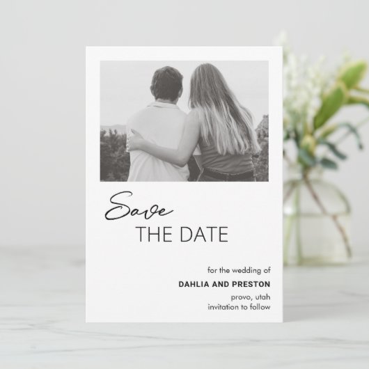 Minimale zwart-wit foto moderne bruiloft save the date (Staand voorkant)