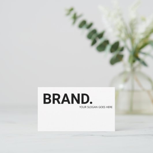 Minimale zwarte en witte, moderne gedurfde visitekaartje (Staand voorkant)