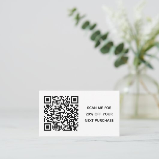 Minimale zwarte witte kleine zakelijke QR-code Kortingskaartje (Staand voorkant)