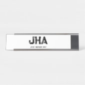 MINIMALIST BLACK THREE LETTER MONOGRAM NAME WHITE BUREAU NAAMBORDJE (Voorkant)