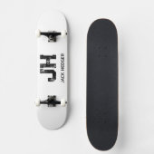 MINIMALIST BLACK TWO LETTER MONOGRAM NAME WHITE SKATEBOARD (Voorkant)