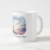 Minimalist Doves & Quote Mug – Let Go Design Extra Grote Beker (Voorkant rechts)