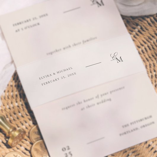 Minimalist Monogram Ivory Editorial Wedding Uitnodigingen Wikkel