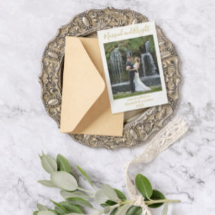 Minimalist Newlywed Photo Marriott & Bright Feestdagenkaart