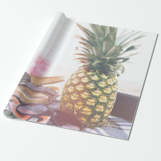 Minimalist photography of pineapple near sandals a cadeaupapier