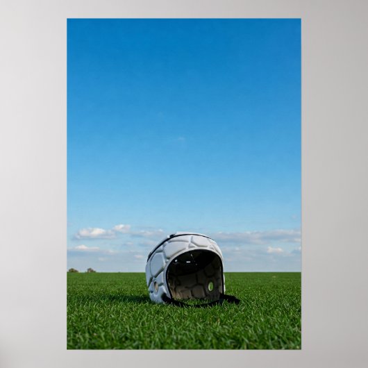 Minimalist Rugby Helmet on Grass Poster (Voorkant)