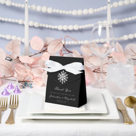 Minimalist Snowflake Wedding | Black Bedankdoosjes (Huwelijk)