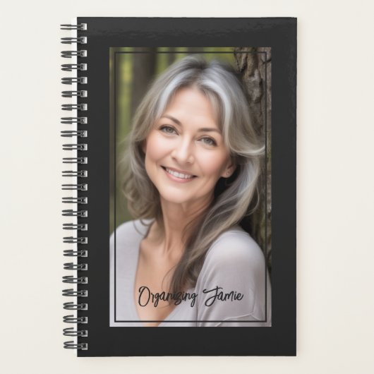 Minimalist Soft Black Personalized Script Photo Planner (Voorkant)