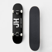 MINIMALIST WHITE TWO LETTER MONOGRAM NAME BLACK  SKATEBOARD (Voorkant)