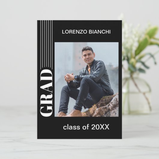 Minimalistisch Afstuderen met zwarte en witte comp Aankondiging (Staand voorkant)