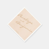 Minimalistisch Boho Peach Gold Script Weddenschap  Servet (Hoek)