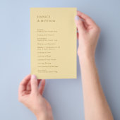 Minimalistisch Boter Geel Budget Trouwprogramma Flyer (Hand)