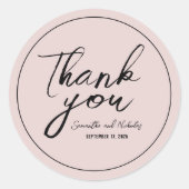 Minimalistisch Dusty Pink Calligraphy Script Bedan Ronde Sticker (Voorkant)