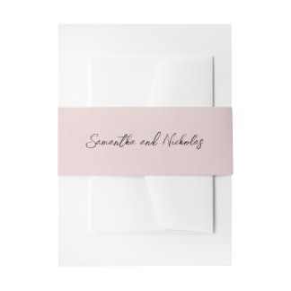 Minimalistisch Dusty Pink kalligrafiescript Uitnodigingen Wikkel