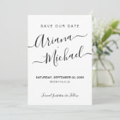Minimalistisch Elegant Name Script Black White Wed Save The Date (Staand voorkant)