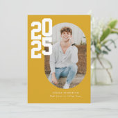Minimalistisch geel 2025 foto Afstuderen Aankondiging (Staand voorkant)