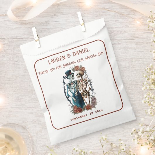 Minimalistisch Gotisch Skelet Wedding Favor Tassen Bedankzakje (Geknipt)