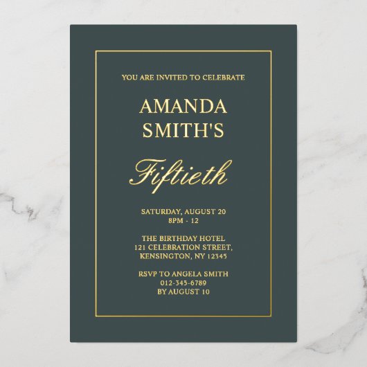 Minimalistisch kalligrafiescript 50ste verjaardag folie uitnodiging (Voorkant)