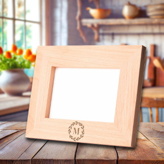 Minimalistisch kransvet monogram gegraveerde lijstjes