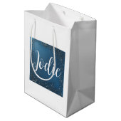 Minimalistisch marien blauw en wit medium cadeauzakje (Achterkant Gekanteld)