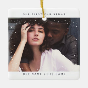 Minimalistisch modern Blij en getrouwd sneeuwfot Keramisch Ornament
