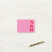 Minimalistisch Modern Monogram Roze en Rode Douane Post-it® Notes (Op bureau)