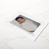 Minimalistisch + modern script Folie Geboorte Aank Uitnodiging (Gedraaid)