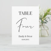 Minimalistisch modern wit WEDDING VIER tabelnummer Bedankkaart (Staand voorkant)