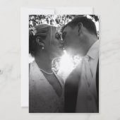 Minimalistisch mono-kalligrafisch script QR RSVP Kaart (Achterkant)