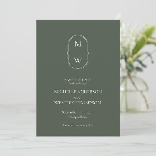 Minimalistisch Monogram Mos Groene Bruiloft Save The Date (Staand voorkant)