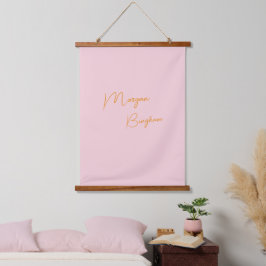 Minimalistisch monogram schrift roze hangend wandkleed