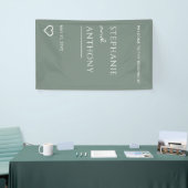 Minimalistisch Sage Green met Heart Modern Wedding Spandoek (Beurs)
