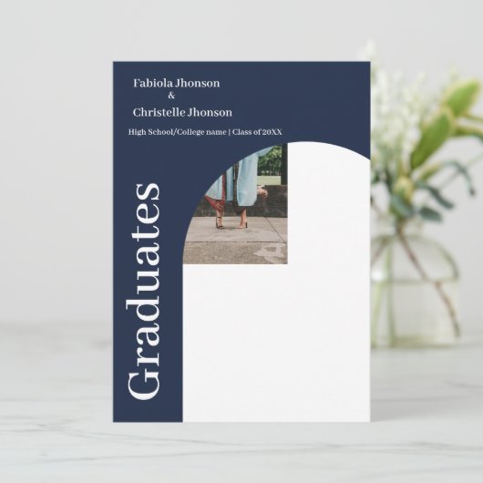 Minimalistisch script blauw afstuderen aankondiging (Staand voorkant)