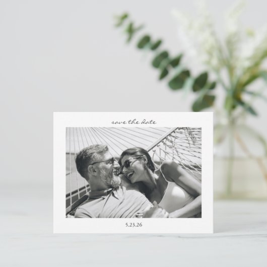 Minimalistisch script dat foto bewaart de datum aankondigingskaart (Staand voorkant)