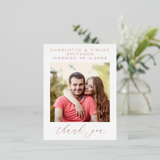 Minimalistisch script gepersonaliseerd trouwtrouwk folie feestdagen briefkaart (Staand Voorkant)