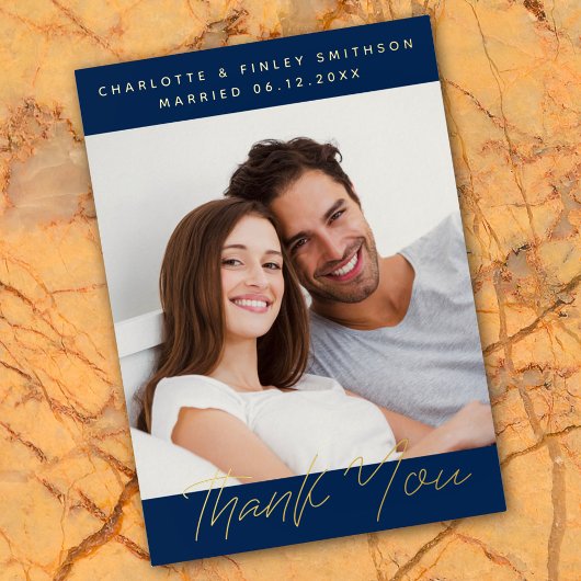 Minimalistisch script gepersonaliseerd trouwtrouwk folie feestdagenkaart