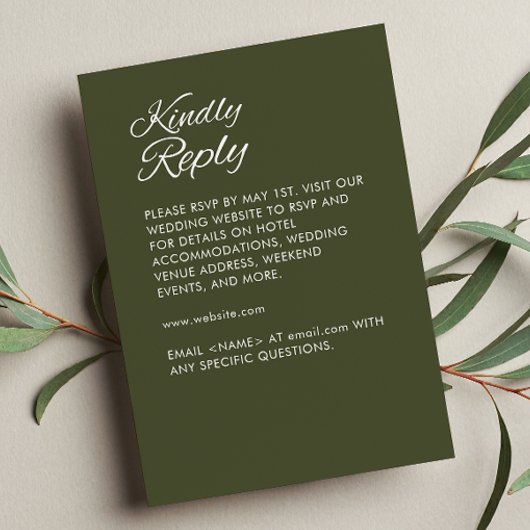Minimalistisch Script Leger Green Wedding RSVP Kaartje