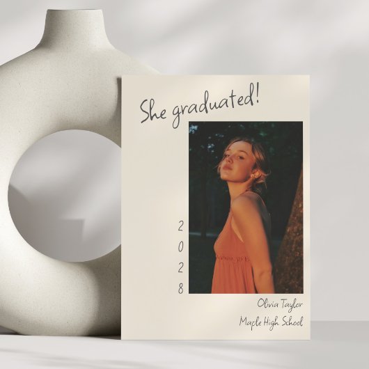 Minimalistisch Trendy Unique Senior Foto Afstudere Aankondiging