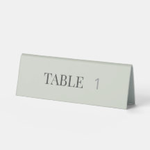 Minimalistisch trouwtafelnummer in licht saliegroe