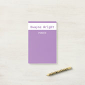 Minimalistisch viool paars en wit post-it® notes (Op bureau)