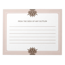 Minimalistisch wit bruin vanaf het bureau van notitieblok