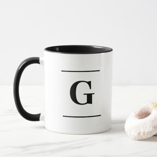 Minimalistisch wit enkelvoudig monogram mok (Met donut)