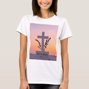 Minimalistisch wit kruis versierd met lavendel t-shirt